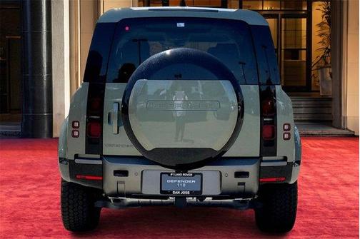2025 Land Rover Defender P400 X-Dynamic SE