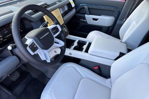 2026 Land Rover Defender 110 X-Dynamic SE