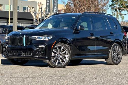 2022 BMW X7 M50i