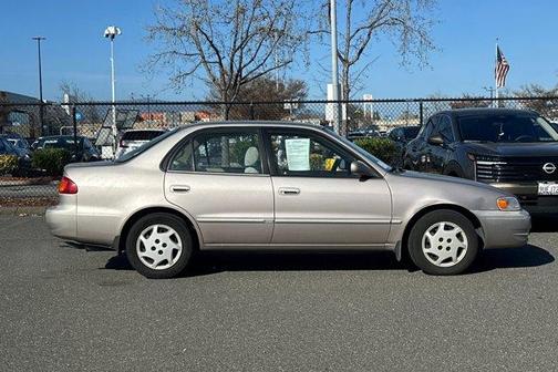 2000 Toyota Corolla LE