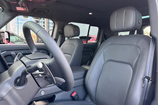 2026 Land Rover Defender P500 V8