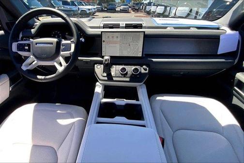 2025 Land Rover Defender P400 X-Dynamic SE