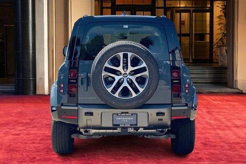 2025 Land Rover Defender P400 X-Dynamic SE