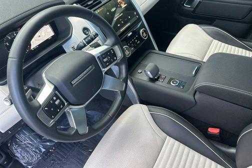2024 Land Rover Discovery P360 Dynamic SE