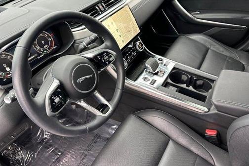 2024 Jaguar XF R-Dynamic SE