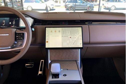2025 Land Rover Range Rover P615 SV