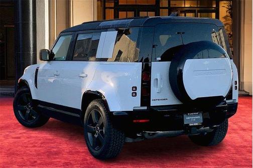 2025 Land Rover Defender P400 X-Dynamic SE