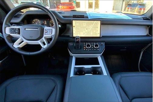2025 Land Rover Defender P400 X-Dynamic SE