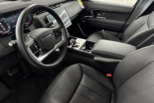 2026 Land Rover Range Rover P530 SE 7 Seat