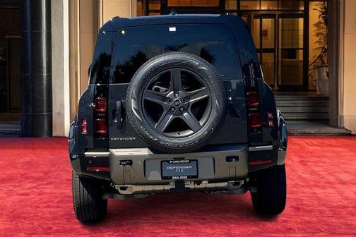 2025 Land Rover Defender P400 X-Dynamic SE