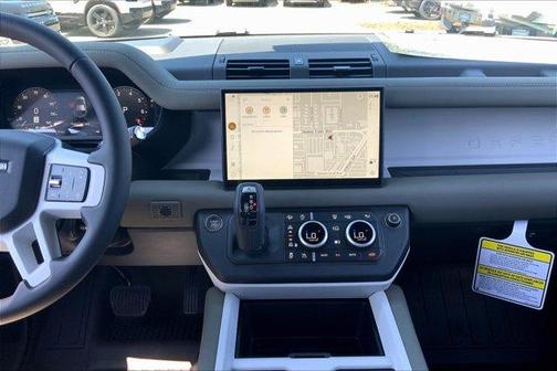 2025 Land Rover Defender P400 X-Dynamic SE
