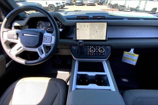 2025 Land Rover Defender P400 X-Dynamic SE