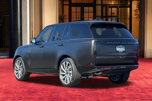 2026 Land Rover Range Rover P400 SE