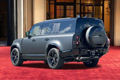 2025 Land Rover Defender P400 X-Dynamic SE