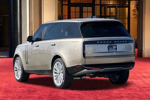 Batumi Gold 2026 Land Rover Range Rover P530 SE