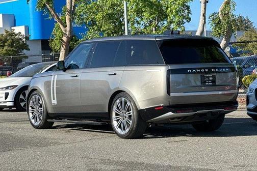 Silicon Silver 2023 Land Rover Range Rover Autobiography