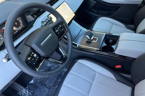 Arroios Grey 2026 Land Rover Range Rover Evoque Dynamic SE