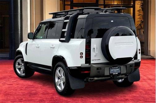 2025 Land Rover Defender P400 X-Dynamic SE