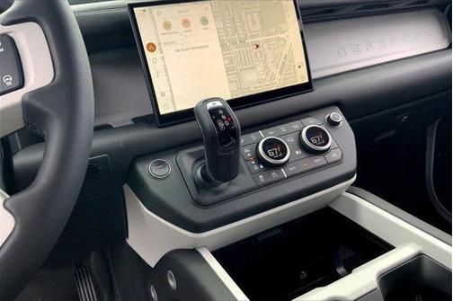 2025 Land Rover Defender P400 X-Dynamic SE