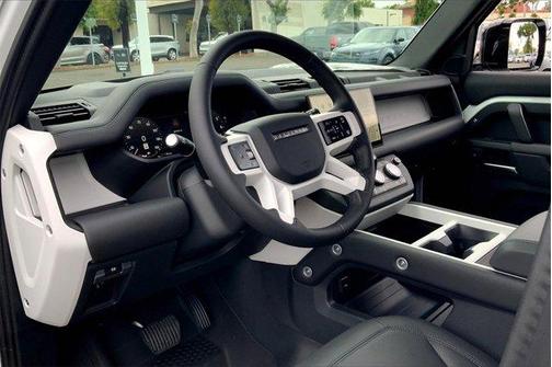 2025 Land Rover Defender P400 X-Dynamic SE