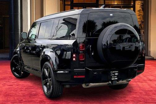 2025 Land Rover Defender P400 X-Dynamic SE