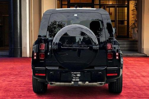 2025 Land Rover Defender P400 X-Dynamic SE