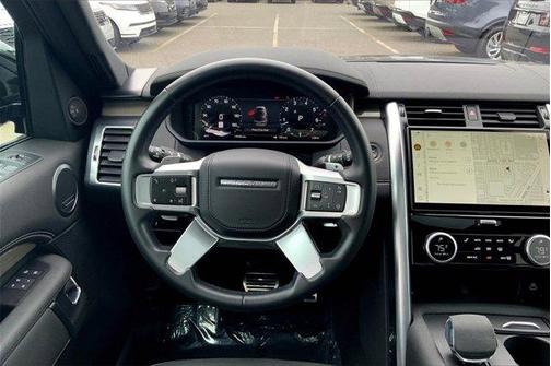 2023 Land Rover Discovery P360 Metropolitan Edition