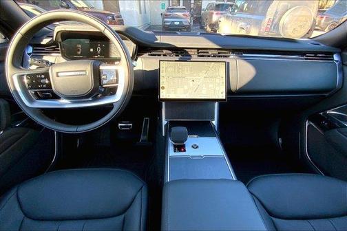 2025 Land Rover Range Rover P530 SE