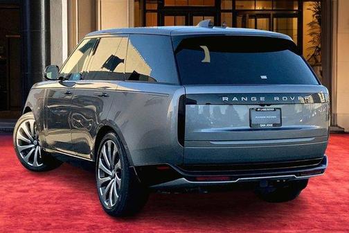 2025 Land Rover Range Rover P530 SE