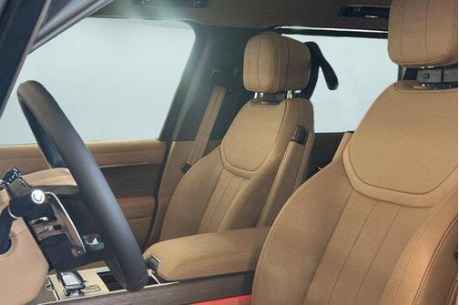Santorini Black 2026 Land Rover Range Rover P400 SE 7 Seat