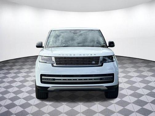 Fuji White 2026 Land Rover Range Rover P400 SE