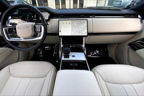 2025 Land Rover Range Rover P530 SE 7 Seat