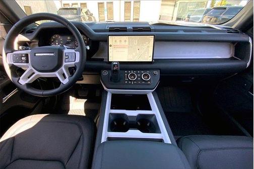 2025 Land Rover Defender P400 X-Dynamic SE