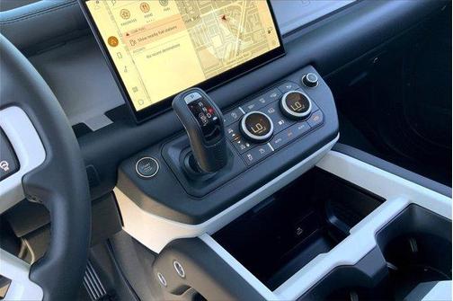 2025 Land Rover Defender P400 X-Dynamic SE