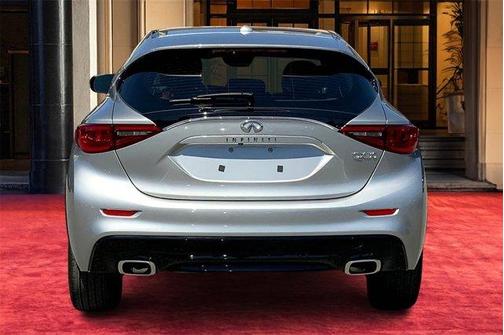 2018 INFINITI QX30 Pure