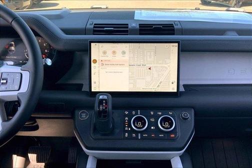 2025 Land Rover Defender P400 X-Dynamic SE