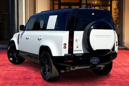 2025 Land Rover Defender P400 X-Dynamic SE