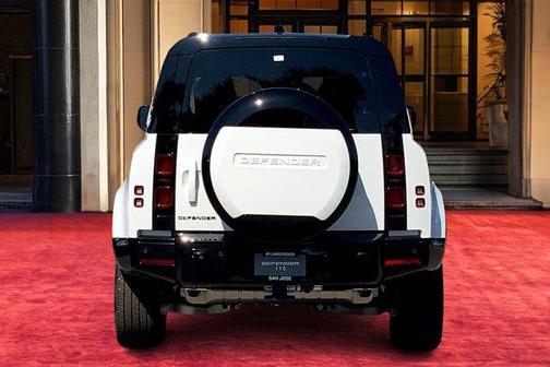 2025 Land Rover Defender P400 X-Dynamic SE