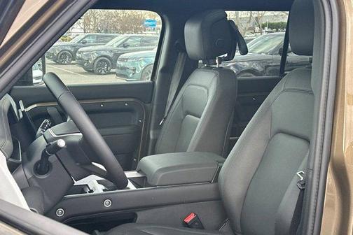 2026 Land Rover Defender P400 X-Dynamic SE