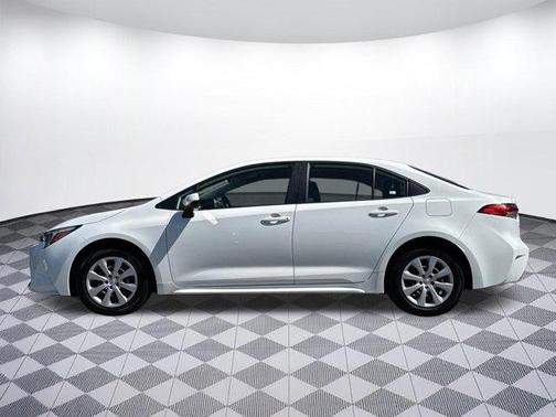 Ice 2024 Toyota Corolla Hybrid LE