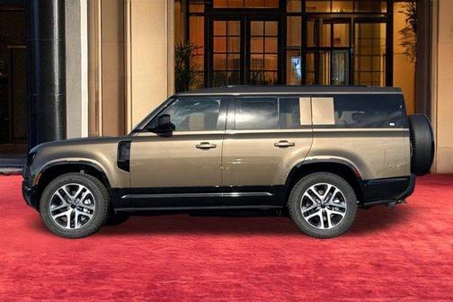 2026 Land Rover Defender 130 X-Dynamic SE