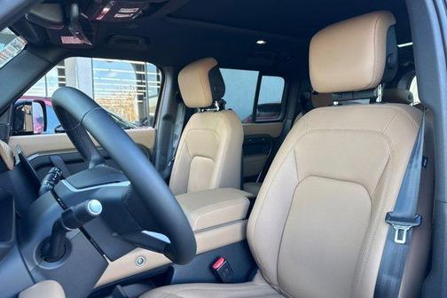2026 Land Rover Defender 130 X-Dynamic SE