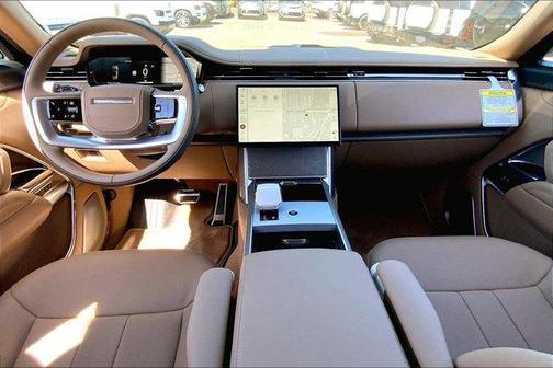 2025 Land Rover Range Rover P615 SV