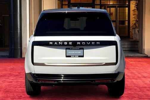 2025 Land Rover Range Rover P615 SV