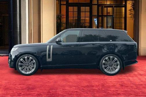 2025 Land Rover Range Rover P530 SE