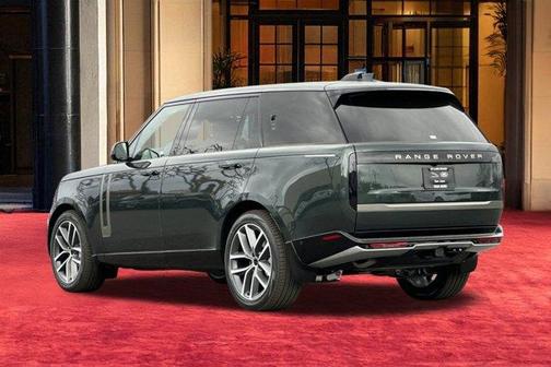 2026 Land Rover Range Rover P400 SE 7 Seat