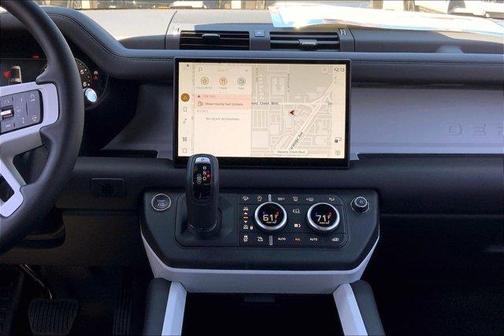 2025 Land Rover Defender P400 X-Dynamic SE