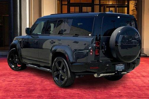 2025 Land Rover Defender P400 X-Dynamic SE