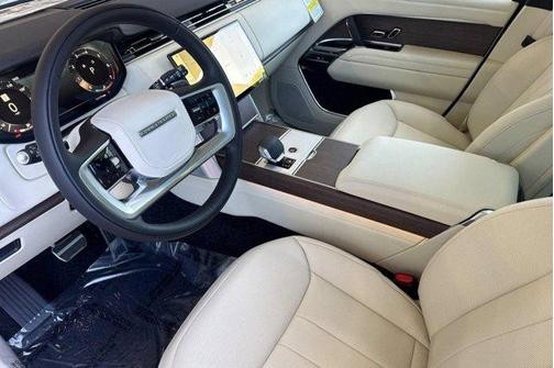Fuji White 2026 Land Rover Range Rover P400 SE