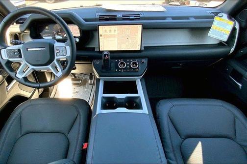 2025 Land Rover Defender P400 X-Dynamic SE